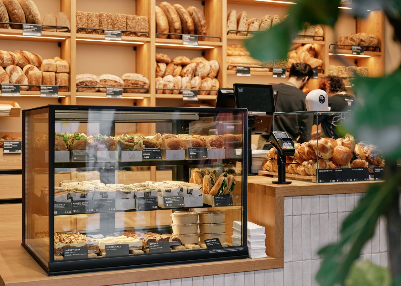 Verkaufstresen unserer Filiale in der Alten Schönhauser Straße 4 in Berlin.